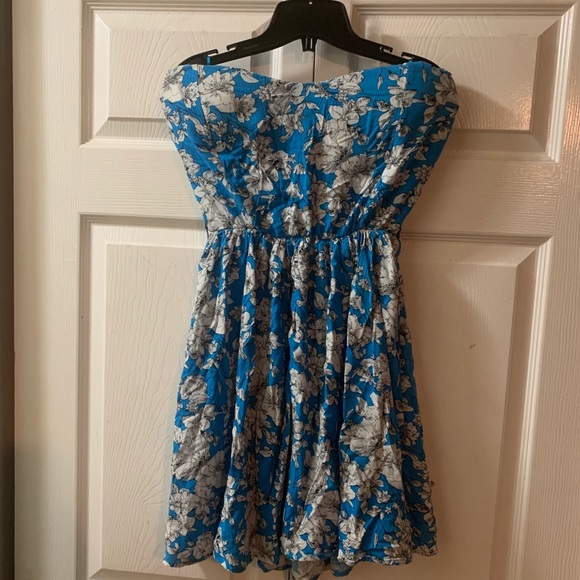 Blue floral dress ! - Picture 1 of 4